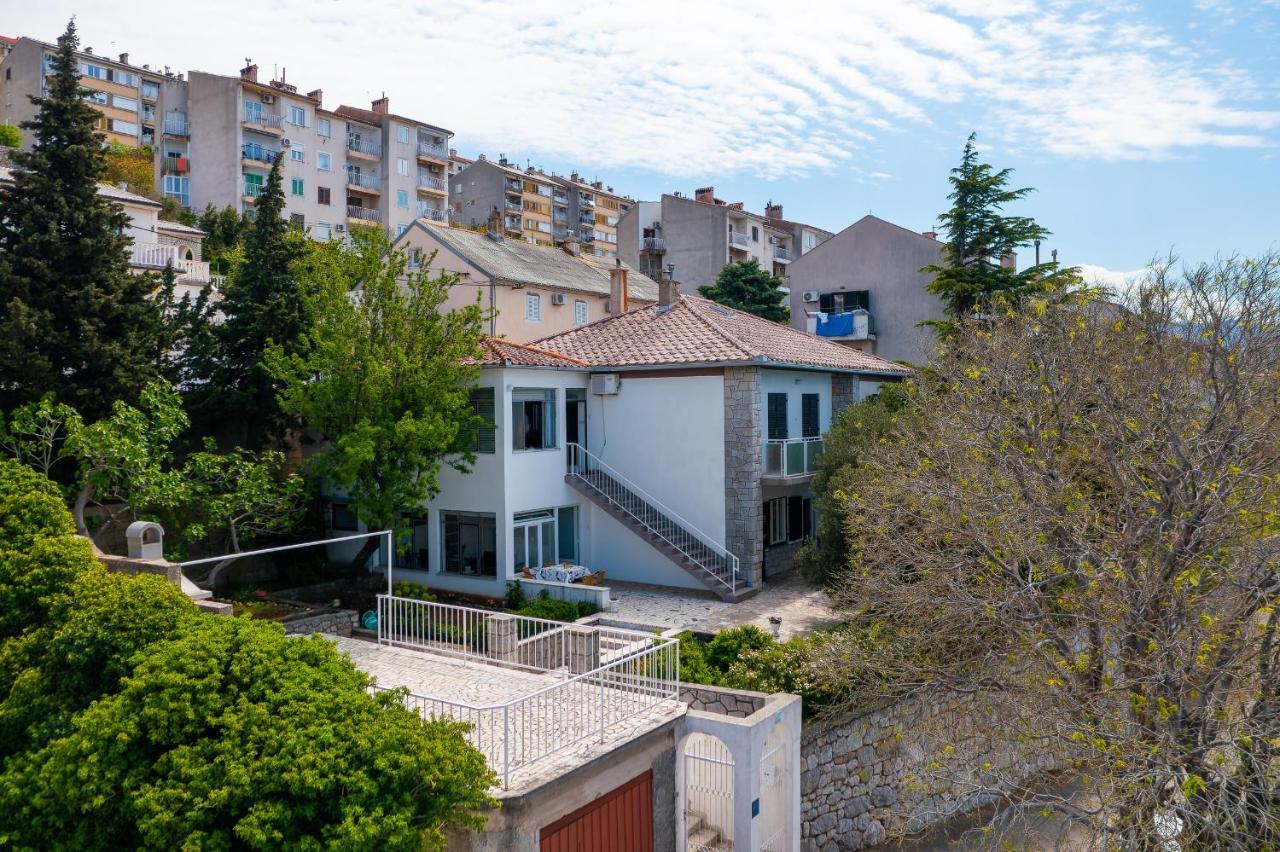 Apartments By The Beach Adela Senj 센 외부 사진