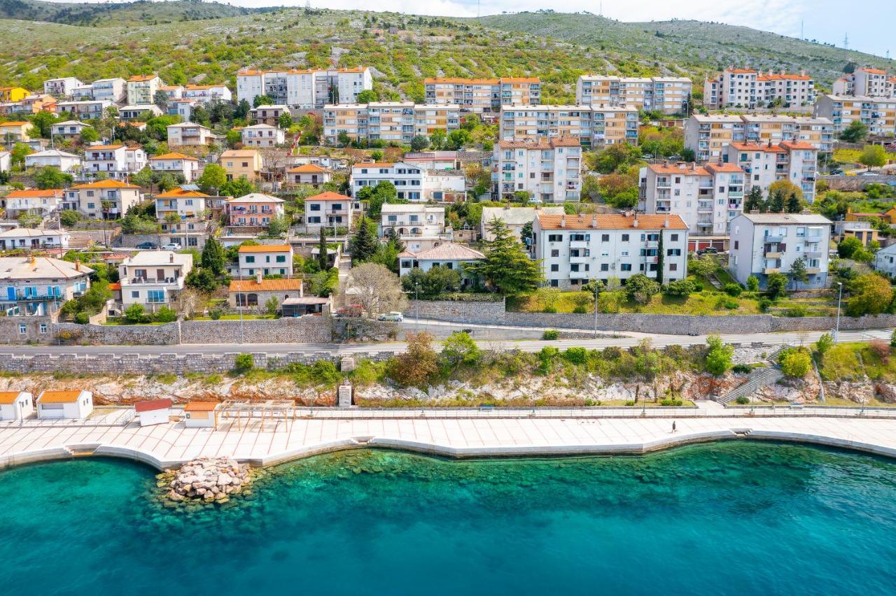 Apartments By The Beach Adela Senj 센 외부 사진