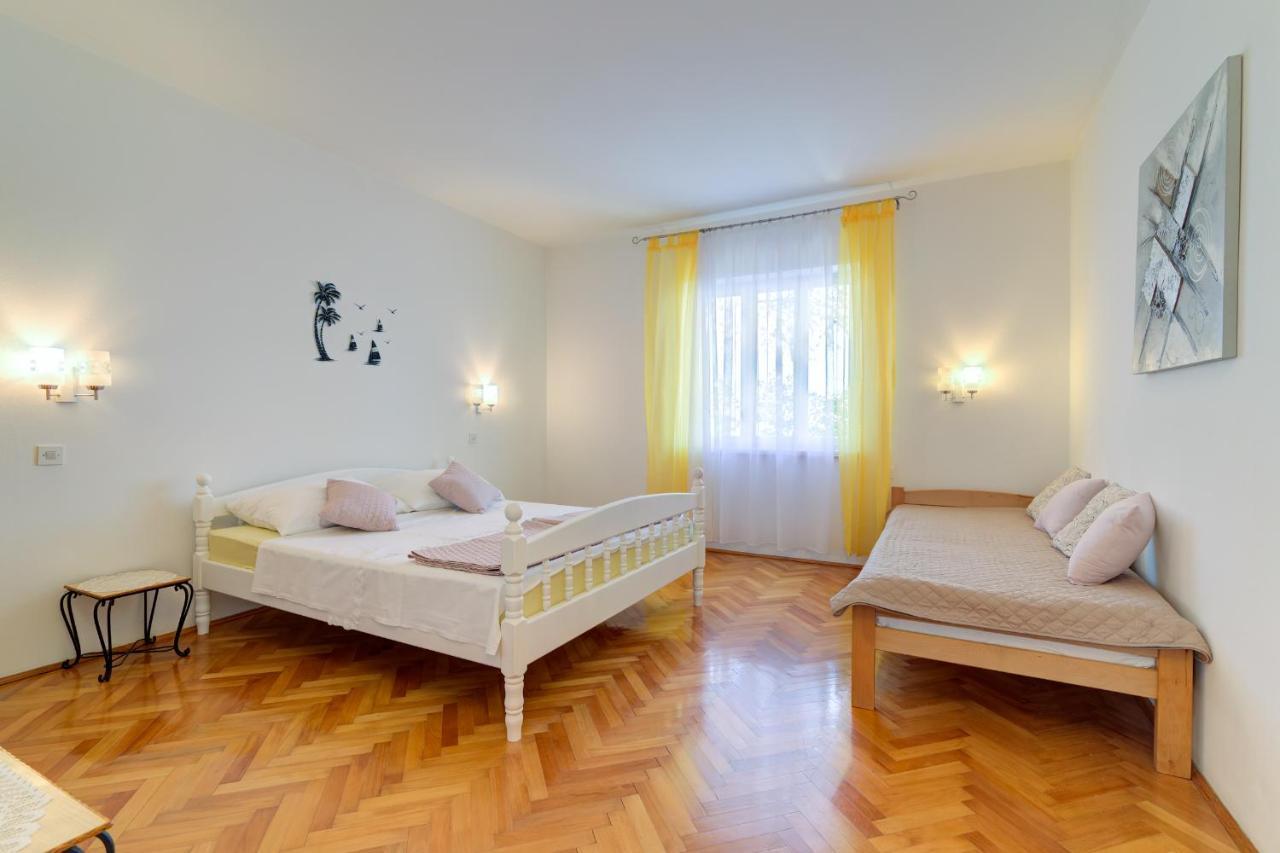 Apartments By The Beach Adela Senj 센 외부 사진