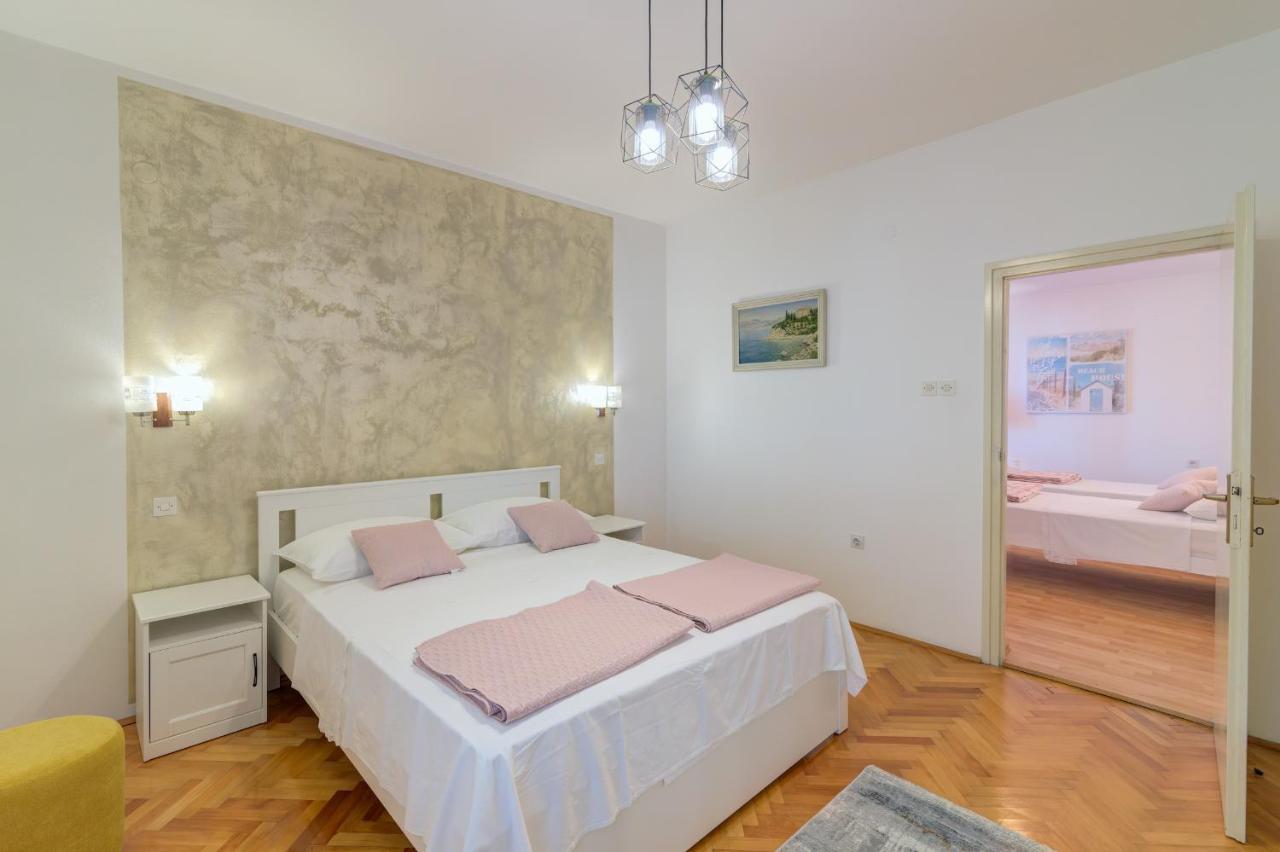 Apartments By The Beach Adela Senj 센 외부 사진