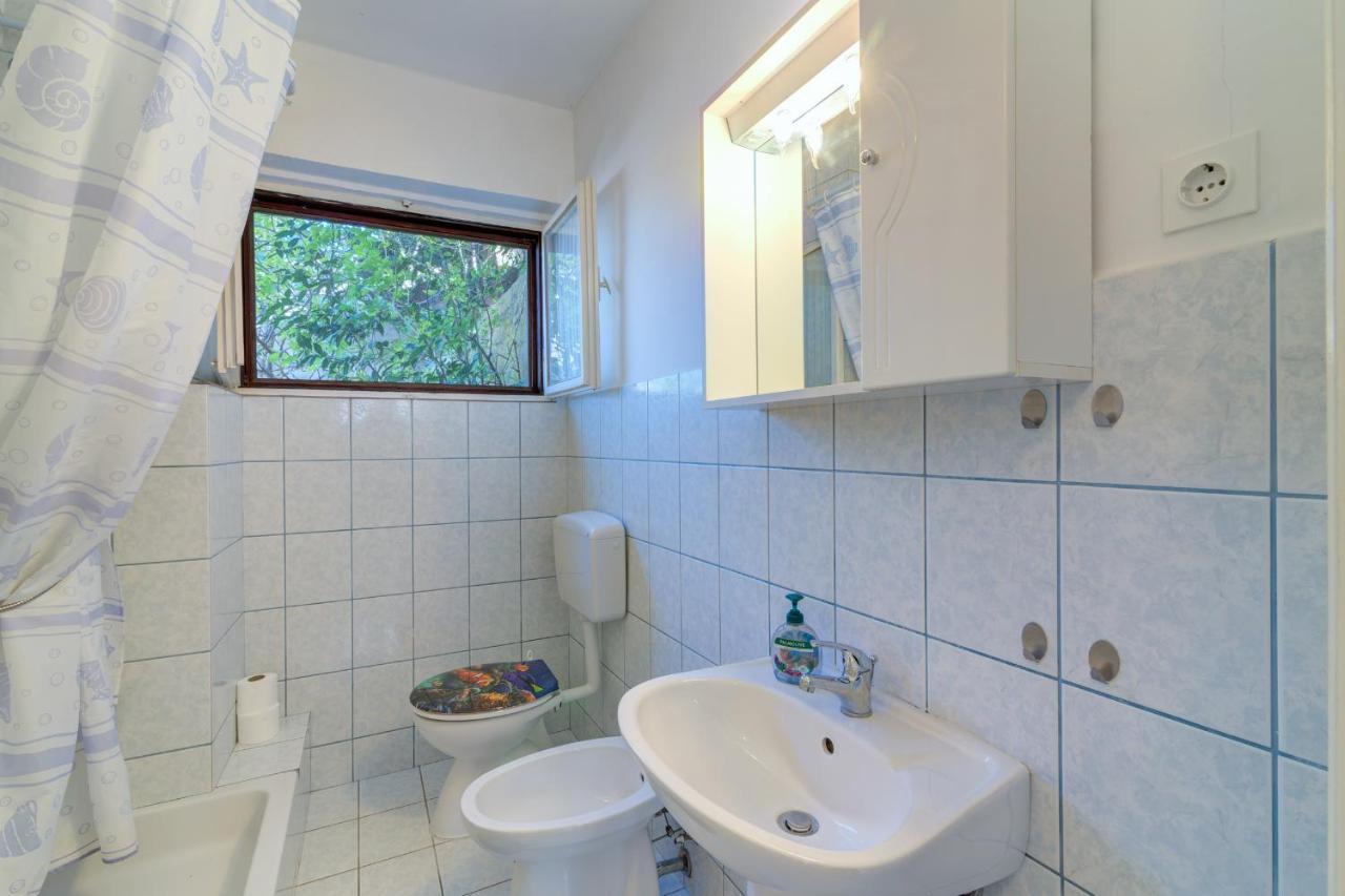 Apartments By The Beach Adela Senj 센 외부 사진
